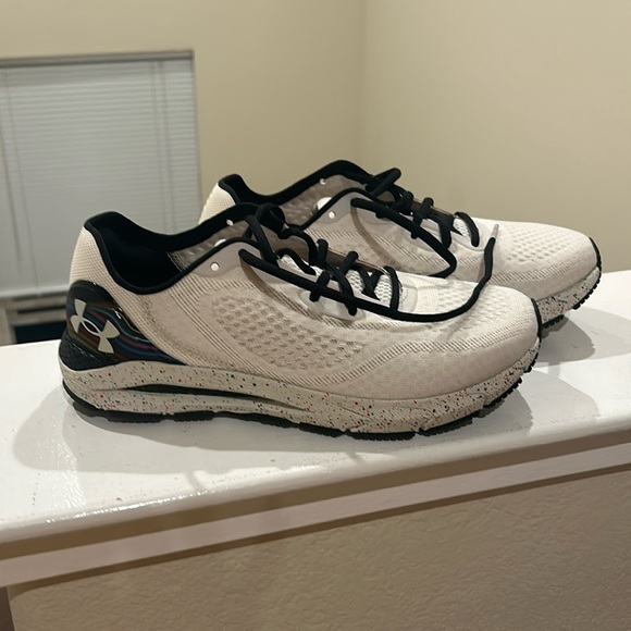 Under Armour Women’s HOVR Sonic 5 Pride Running Shoes - New Conditon - Picture 2 of 13